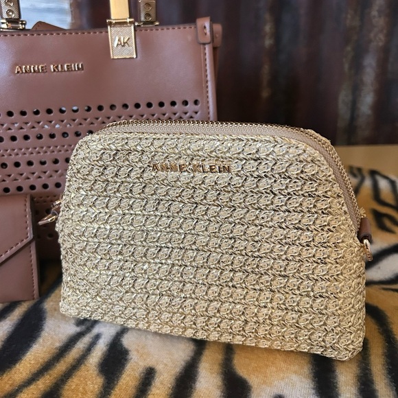 NWOT-Anne Klein 3 piece Handbag Set. - Picture 2 of 12